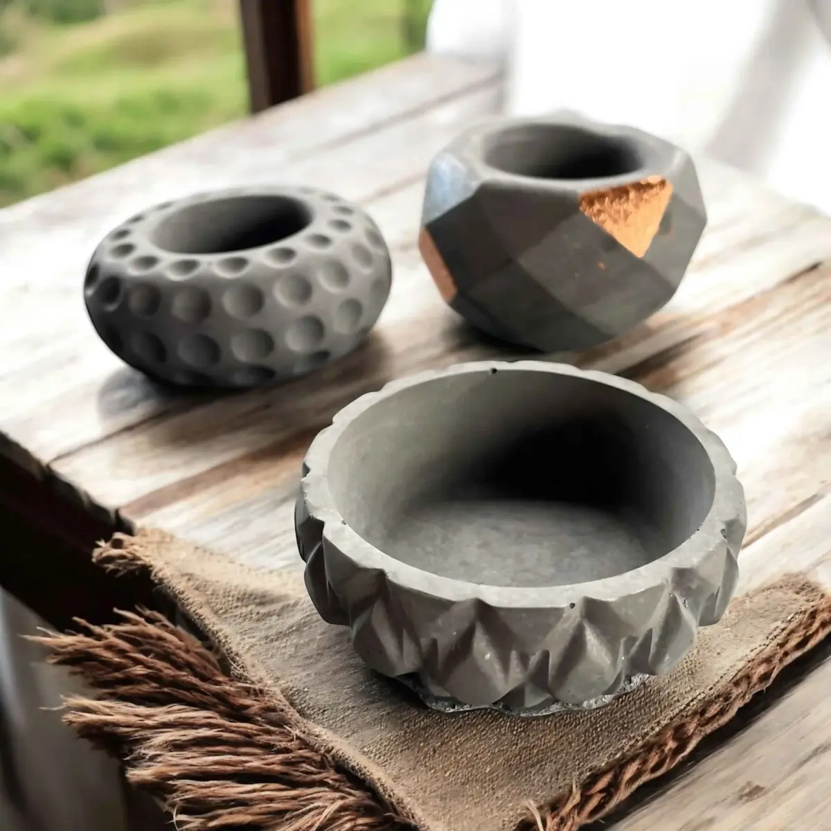"Elegance in Wood: Solid Tableware at Longbush Cottage Emporium"